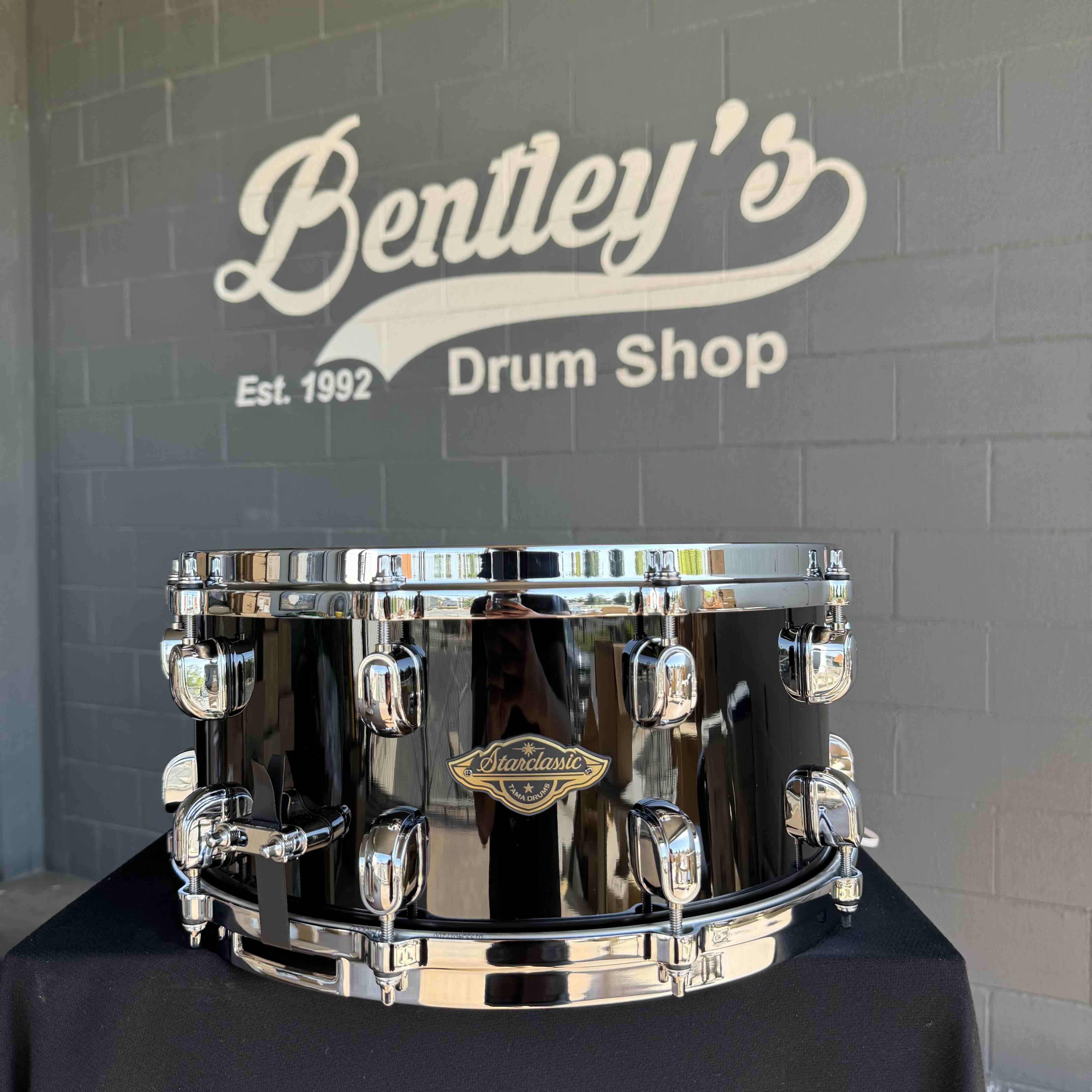 TAMA Starclassic Walnut/Birch 6.5x14 Snare Drum in Piano Black Gloss Lacquer